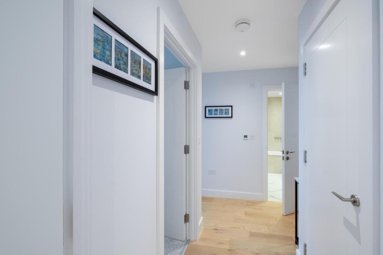 2 Bedroom Luxury Apartments With Parking In Stanmore, North West By 360 Stays London Buitenkant foto