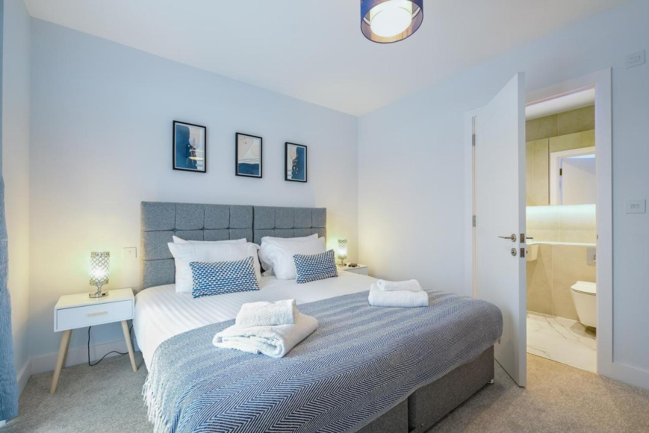 2 Bedroom Luxury Apartments With Parking In Stanmore, North West By 360 Stays London Buitenkant foto